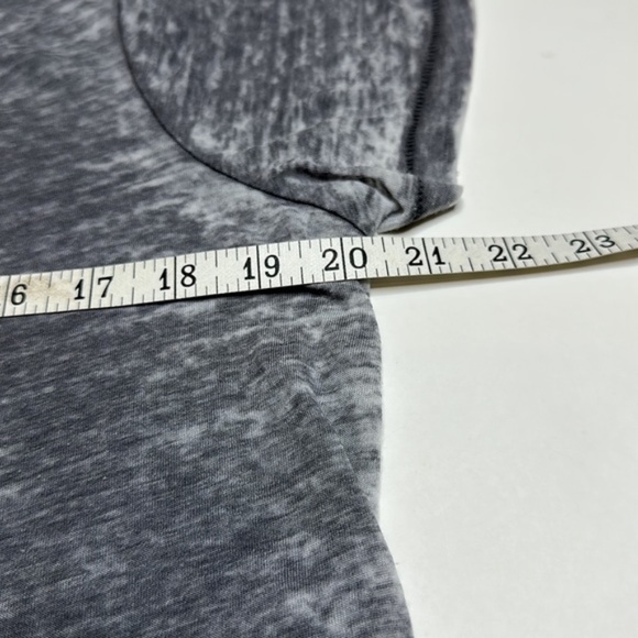 Women’s Doe Happy Hallowine T-shirt size medium - Picture 4 of 6